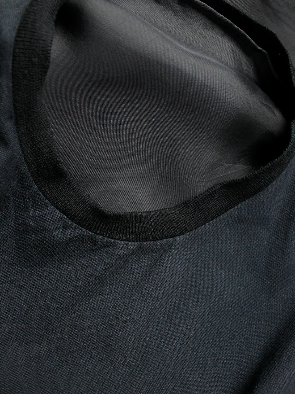 Bless n°49 black t-shirt with oversized scarf attached to the front — 2013