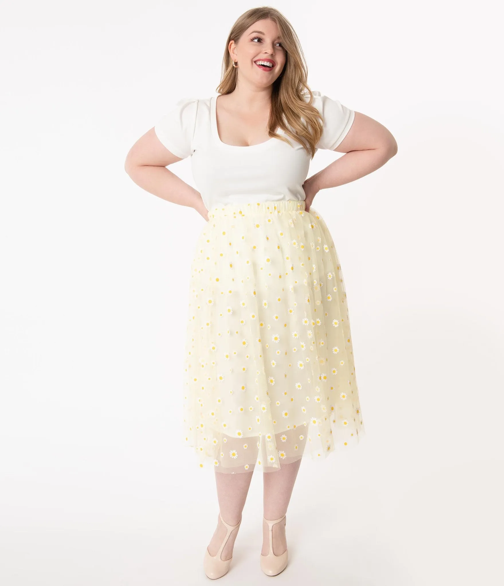 Unique Vintage Yellow & White Daisy Print Tulle Hilty Skirt