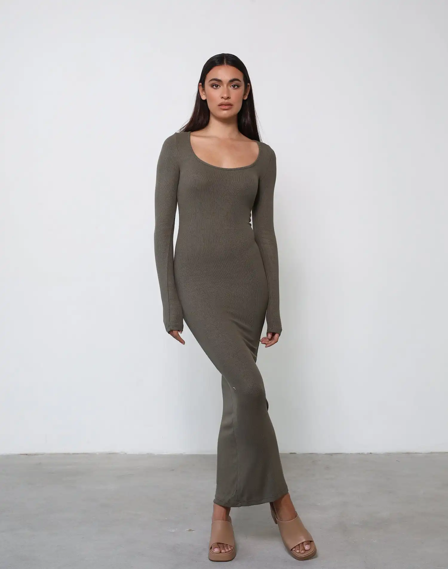 Zamira Long Sleeve Maxi Dress (Khaki)